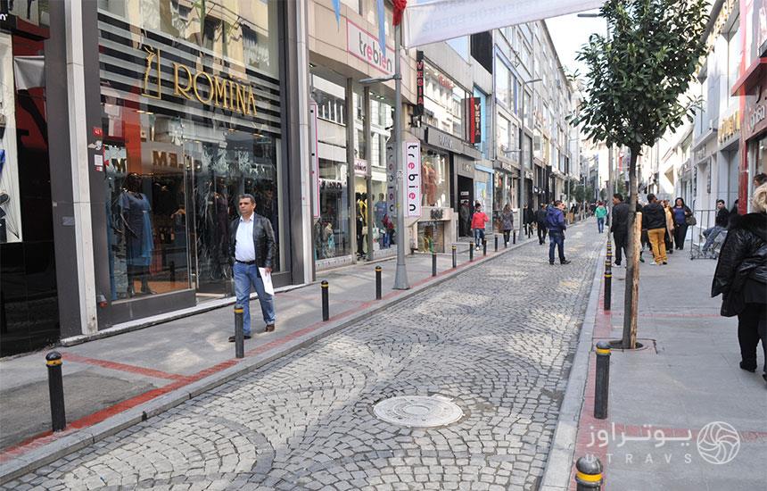 خیابان عثمان بی از مراکز خرید لباس شب در استانبول